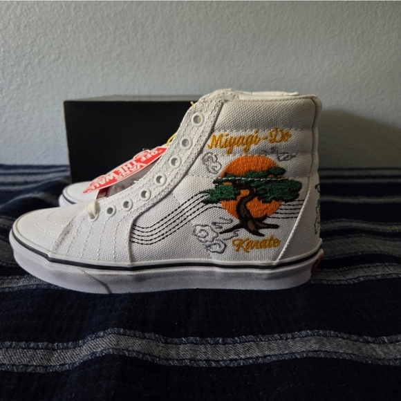 VANS  COBRA KAI SK8-HI Women 5 Miyagi Do LaRusso White canvas NWT 022025 - Picture 9 of 12